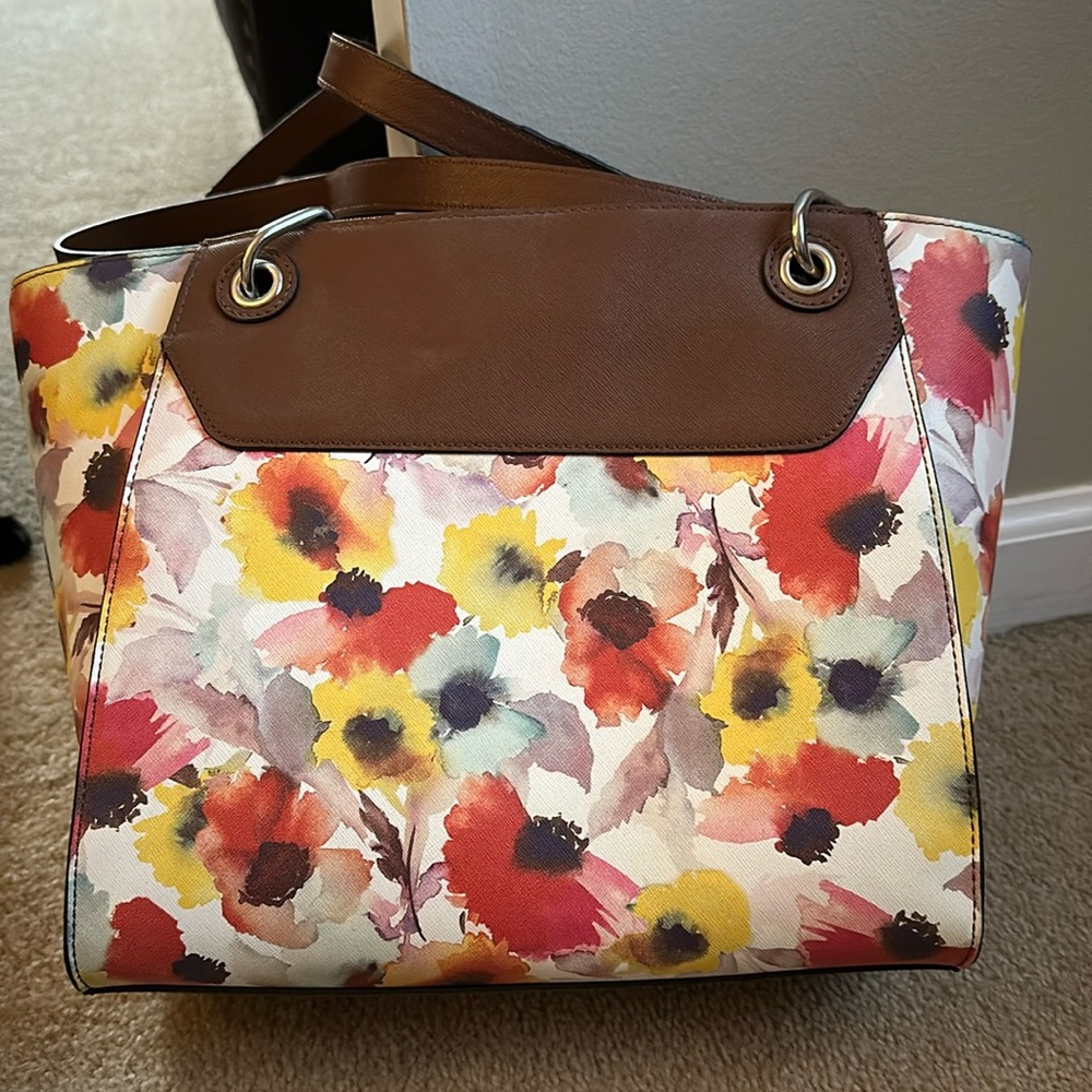 Beautiful spring flowers Chaps handbag